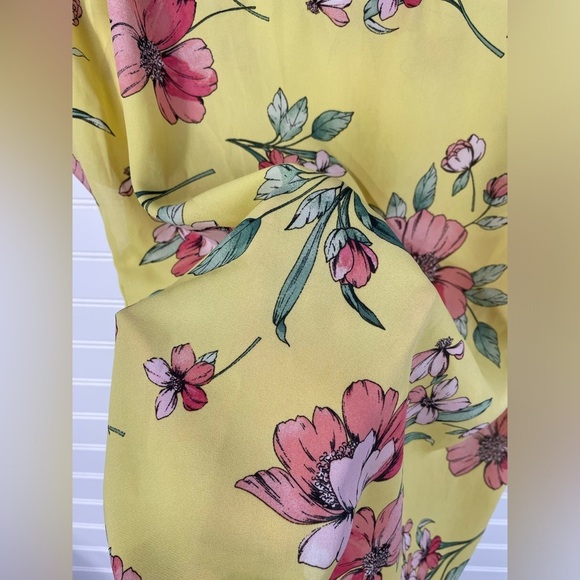 Lily White Yellow Floral Short Sleeve Keyhole Neck Sheer Blouse XL Women’s EUC - Picture 7 of 9